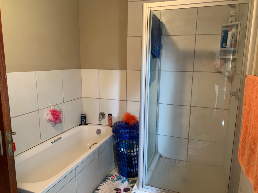 To Let 3 Bedroom Property for Rent in Melodie North West